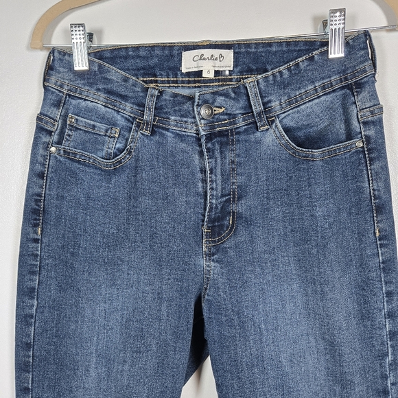 Charlie B Stretch Layered Frayed Fringe Hem Blue Denim Ankle Jeans Size 6 - Picture 3 of 14